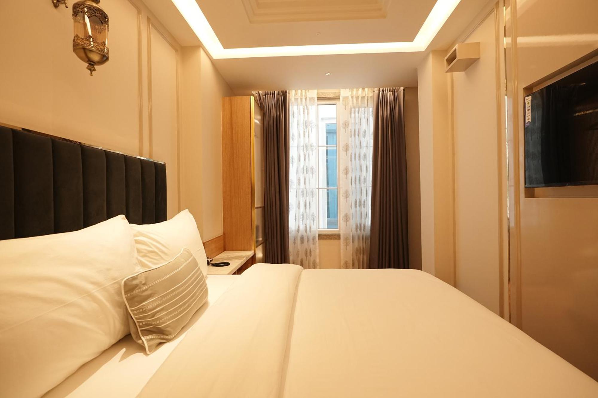 Empire Platinum Suites New Delhi Luaran gambar